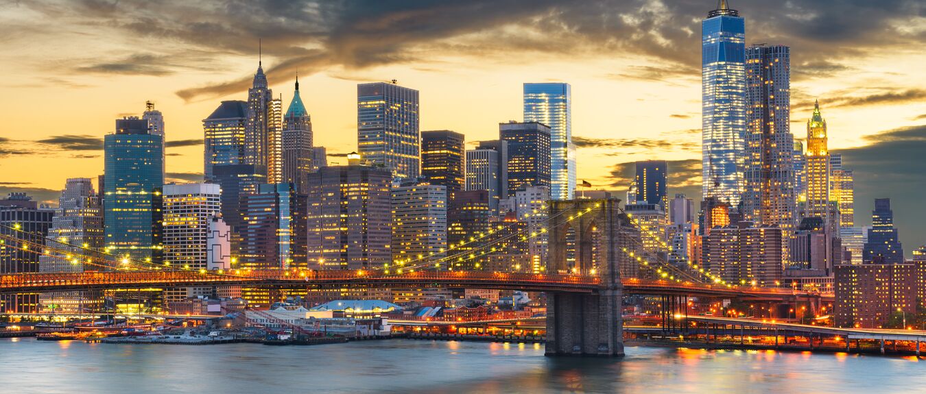 New York, USA downtown Manhattan city skyline, East River, Brooklyn Bridge
